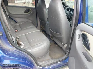 2006 Ford Escape XLT with VIN 1FMYU03146KB87070, listed as a IAAI auction lot 41451676 with 180,415 mi miles. Bid and sale history available at carsss.com. Image 8.