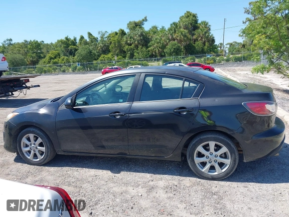 2011 Mazda 3 i Touring z VIN JM1BL1VG3B1398409, wystawiony jako IAAI lot #42281126 z przebiegiem 134 001 mil mil oraz . Historia ofert i sprzedaży dostępna na DreamBid. Obrazek 14.