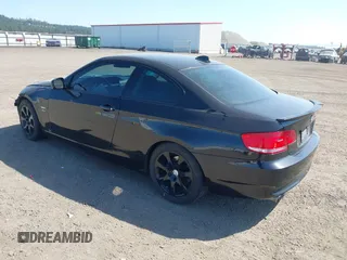 2010 BMW 3 Series z VIN WBAWV5C56AP081978, wystawiony jako IAAI lot #42170650 z przebiegiem 143 061 mil mil oraz . Historia ofert i sprzedaży dostępna na DreamBid. Obrazek 3.