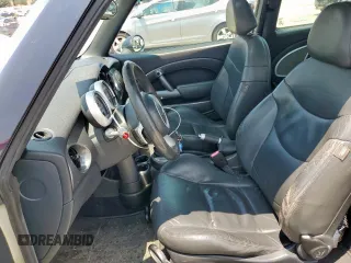 2005 MINI Hardtop S z VIN WMWRE33515TG96892, wystawiony jako Copart lot #61067725 z przebiegiem 130 542 mil mil oraz Czysty tytuł • Clean title. Historia ofert i sprzedaży dostępna na DreamBid. Obrazek 7.