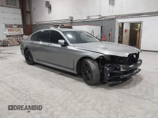 2020 BMW 7 Series 750i xDrive with VIN WBA7U2C06LBX84829, listed as a IAAI auction lot 41748781 with 70,450 mi miles. Bid and sale history available at carsss.com. Image 1.