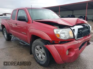 2011 Toyota Tacoma with VIN 5TFUU4EN8BX005572, listed as a IAAI auction lot 41460605 with 175,032 mi miles. Bid and sale history available at carsss.com. Image 1.