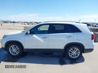 2014 Kia Sorento LX with VIN 5XYKTDA73EG471659, listed as a IAAI auction lot 41704991 with 118,617 mi miles. Bid and sale history available at carsss.com. Image 14.