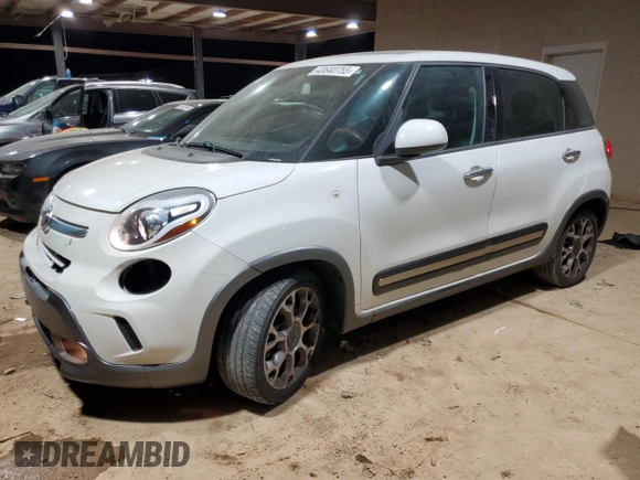 2014 FIAT 500L Trekking with VIN ZFBCFADH0EZ004363, listed as a Copart auction lot 43640755 with 156,416 mi miles and Salvage Title. Bid and sale history available at DreamBid. Image 1.