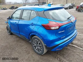2021 Nissan Kicks SV with VIN 3N1CP5CV0ML484017, listed as a IAAI auction lot 41900364 with 86,661 mi miles. Bid and sale history available at carsss.com. Image 3.