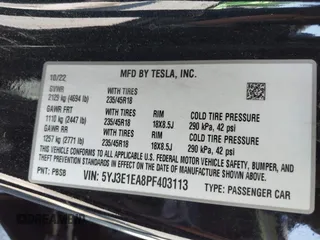 2023 Tesla Model 3 z VIN 5YJ3E1EA8PF403113, wystawiony jako IAAI lot #41967532 z przebiegiem 19 545 mil mil oraz . Historia ofert i sprzedaży dostępna na DreamBid. Obrazek 9.