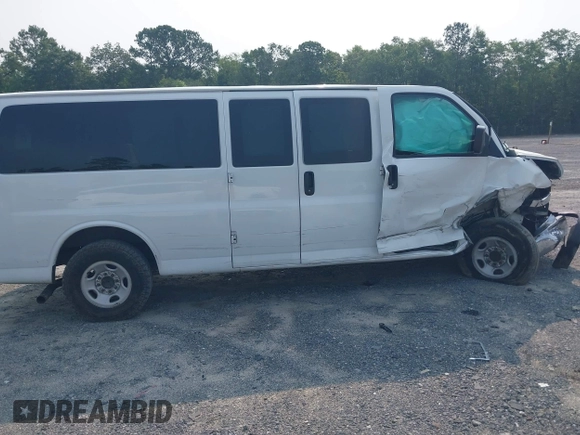 2016 Chevrolet Express Passenger LT with VIN 1GAZGPFG8G1172208, listed as a IAAI auction lot 42405250 with 326,456 mi miles and . Bid and sale history available at DreamBid. Image 13.