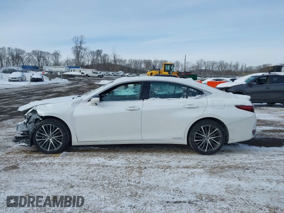 2022 Lexus ES 300h with VIN 58ADA1C17NU025202, listed as a IAAI auction lot 41370590 with 15,105 mi miles and . Bid and sale history available at DreamBid. Image 15.