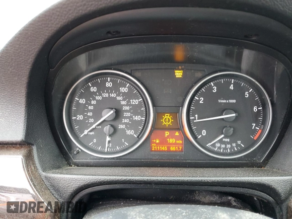 2011 BMW 3 Series 328i xDrive with VIN WBAPK5C58BA655062, listed as a Copart auction lot 61531785 with 211,145 mi miles and Salvage title. Bid and sale history available at DreamBid. Image 9.