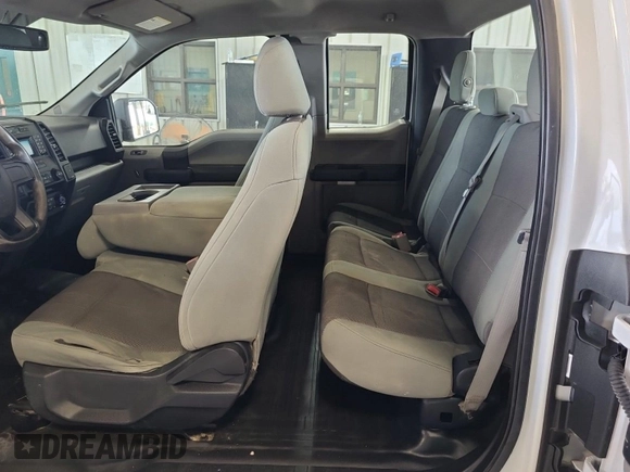 2015 Ford F-150 XLT z VIN 1FTFX1EF0FKE89795, wystawiony jako IAAI lot #42610200 z przebiegiem 87 650 mil mil oraz . Historia ofert i sprzedaży dostępna na DreamBid. Obrazek 20.