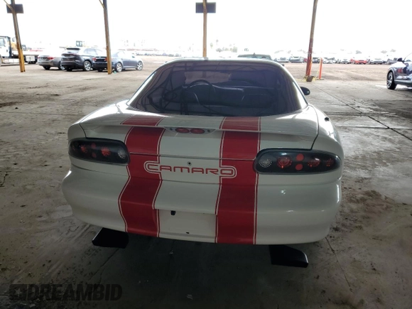 2001 Chevrolet Camaro Z28 z VIN 2G1FP22G612106148, wystawiony jako Copart lot #51154555 z przebiegiem 81 209 mil mil oraz Szkoda całkowita • Salvage title. Historia ofert i sprzedaży dostępna na DreamBid. Obrazek 6.