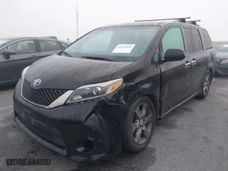 2015 Toyota Sienna SE with VIN 5TDXK3DC0FS624644, listed as a IAAI auction lot 41625446 with 142,590 mi miles. Bid and sale history available at carsss.com. Image 18.