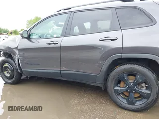 2019 Jeep Cherokee Latitude Plus с VIN 1C4PJMLB2KD328371, выставлен на аукционе IAAI как лот 42143737 с пробегом 98 417 миль миль и . История ставок и продаж доступна на DreamBid. Изображение 19.