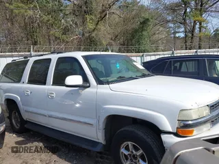 2002 Chevrolet Suburban LS with VIN 3GNEC16Z62G297015, listed as a IAAI auction lot 41756723 with 374,724 mi miles. Bid and sale history available at carsss.com. Image 1.