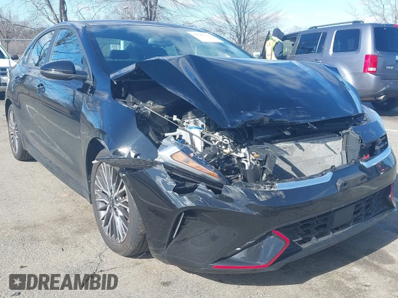 2023 Kia Forte GT-Line z VIN 3KPF54ADXPE580248, wystawiony jako IAAI lot #41601138 z przebiegiem 21 881 mil mil oraz . Historia ofert i sprzedaży dostępna na DreamBid. Obrazek 1.