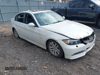 2007 BMW 3 Series 328xi with VIN WBAVC93577KX53139, listed as a IAAI auction lot 41719473 with 155,716 mi miles. Bid and sale history available at carsss.com. Image 1.