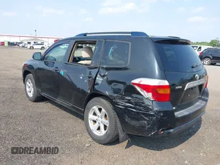 2009 Toyota Highlander z VIN JTEDS41A292082496, wystawiony jako IAAI lot #42495433 z przebiegiem 100 118 mil mil oraz . Historia ofert i sprzedaży dostępna na DreamBid. Obrazek 3.