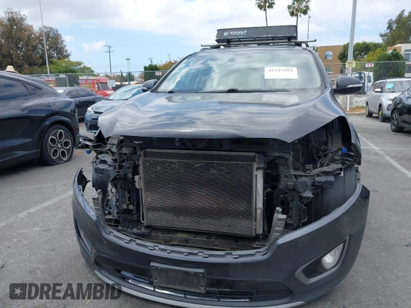 2016 Kia Sorento EX with VIN 5XYPH4A50GG160599, listed as a IAAI auction lot 42127992 with 301,716 mi miles. Bid and sale history available at carsss.com. Image 13.