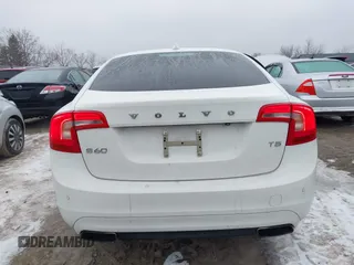 2015 Volvo S60 T5 Drive-E Premier с VIN YV140MFK3F1351631, выставлен на аукционе IAAI как лот 41558911 с пробегом 144 457 миль миль и . История ставок и продаж доступна на DreamBid. Изображение 16.
