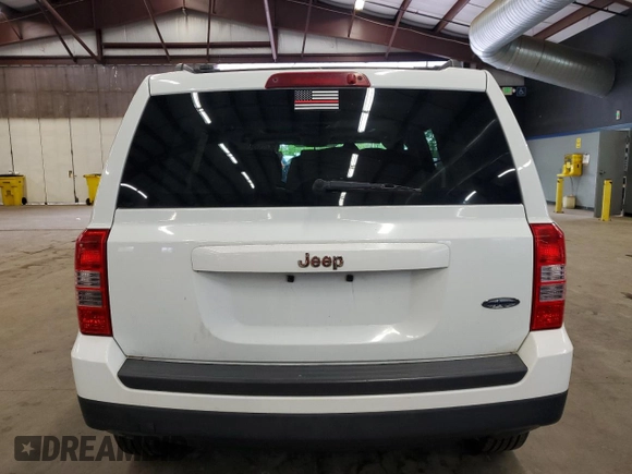 2015 Jeep Patriot High Altitude z VIN 1C4NJPFA0FD157556, wystawiony jako Copart lot #55453425 z przebiegiem 97 409 mil mil oraz Szkoda całkowita • Salvage title. Historia ofert i sprzedaży dostępna na DreamBid. Obrazek 6.