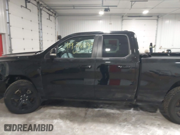 2022 Ram 1500 Big Horn z VIN 1C6SRFBT2NN281888, wystawiony jako IAAI lot #41971869 z przebiegiem 112 527 mil mil oraz . Historia ofert i sprzedaży dostępna na DreamBid. Obrazek 14.