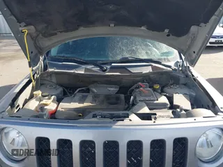 2016 Jeep Patriot High Altitude Edition with VIN 1C4NJRFB1GD712715, listed as a IAAI auction lot 41984245 with 124,227 mi miles. Bid and sale history available at carsss.com. Image 10.