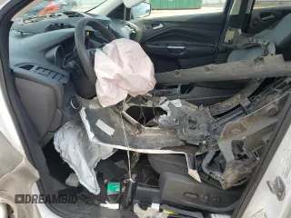 2017 Ford Escape SE z VIN 1FMCU0G95HUC35709, wystawiony jako Copart lot #58510895 z przebiegiem Nie podano mil oraz Czysty tytuł • Clean title. Historia ofert i sprzedaży dostępna na DreamBid. Obrazek 7.