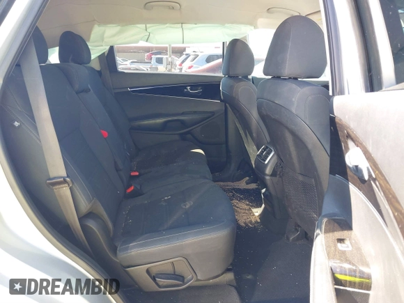 2019 Kia Sorento LX with VIN 5XYPG4A36KG579616, listed as a IAAI auction lot 41472626 with 110,078 mi miles. Bid and sale history available at carsss.com. Image 8.