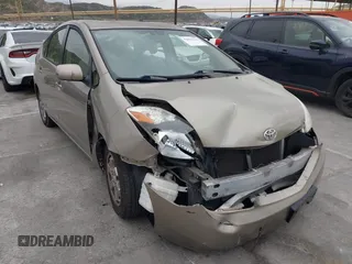 2004 Toyota Prius with VIN JTDKB20U240052320, listed as a IAAI auction lot 42023219 with 177,884 mi miles. Bid and sale history available at carsss.com. Image 6.