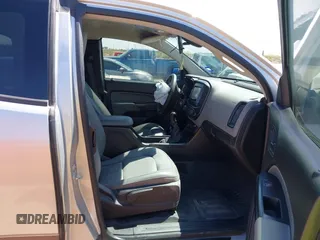 2017 Chevrolet Colorado 2WD z VIN 1GCHSAEA6H1200679, wystawiony jako IAAI lot #42110492 z przebiegiem 86 893 mil mil oraz . Historia ofert i sprzedaży dostępna na DreamBid. Obrazek 5.