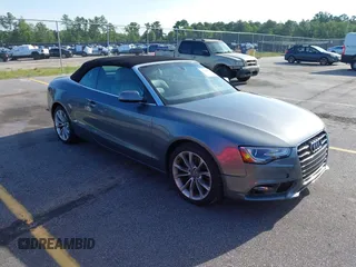 2013 Audi A5 Premium Plus z VIN WAULFAFH5DN009944, wystawiony jako IAAI lot #42508314 z przebiegiem 233 593 mil mil oraz . Historia ofert i sprzedaży dostępna na DreamBid. Obrazek 1.