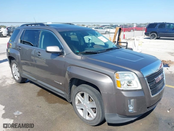 2012 GMC Terrain SLT-1 with VIN 2GKALUEK8C6168207, listed as a IAAI auction lot 41789296 with 324,201 mi miles. Bid and sale history available at carsss.com. Image 1.