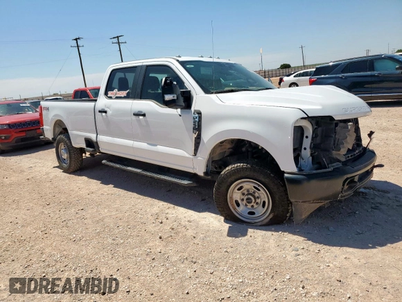 2023 Ford F-250 XL with VIN 1FT7W2BA2PED92331, listed as a Copart auction lot 60630835 with 29,903 mi miles and Salvage title. Bid and sale history available at DreamBid. Image 4.