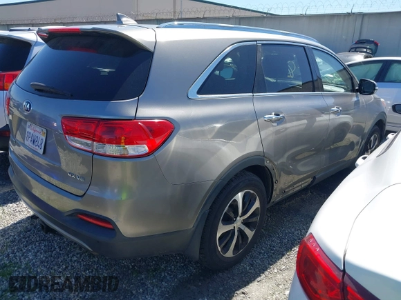 2017 Kia Sorento EX V6 with VIN 5XYPH4A57HG236014, listed as a IAAI auction lot 41602897 with 103,210 mi miles. Bid and sale history available at carsss.com. Image 4.