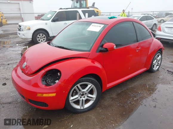 2006 Volkswagen New Beetle Coupe with VIN 3VWRW31C46M409251, listed as a IAAI auction lot 41413298 with 129,972 mi miles. Bid and sale history available at carsss.com. Image 2.