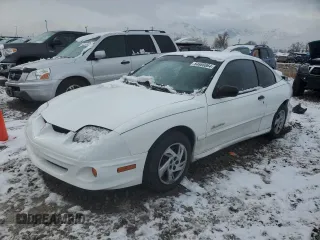 2001 Pontiac Sunfire SE z VIN 1G2JB124017289902, wystawiony jako Copart lot #84680864 z przebiegiem 105 607 mil mil oraz Szkody całkowita. Historia ofert i sprzedaży dostępna na DreamBid. Obrazek 1.