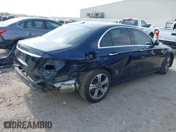 2018 Mercedes-Benz E 300 with VIN WDDZF4JB6JA376412, listed as a IAAI auction lot 42298940 with 59,973 mi miles and . Bid and sale history available at DreamBid. Image 4.