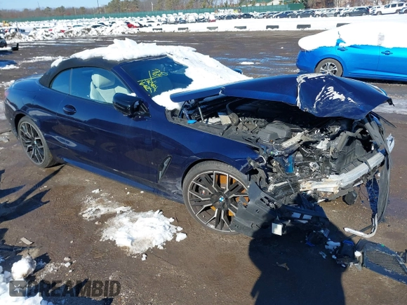 2023 BMW 8 Series z VIN WBAFY4C01PCK86940, wystawiony jako IAAI lot #41510311 z przebiegiem 15 696 mil mil oraz . Historia ofert i sprzedaży dostępna na DreamBid. Obrazek 1.