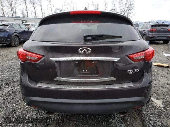 2015 Infiniti QX70 z VIN JN8CS1MW3FM480682, wystawiony jako Copart lot #44466285 z przebiegiem Nie podano mil oraz Szkoda całkowita • Salvage title. Historia ofert i sprzedaży dostępna na DreamBid. Obrazek 6.