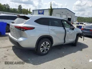 2022 Toyota Highlander XLE z VIN 5TDGZRBH3NS254141, wystawiony jako Copart lot #55397545 z przebiegiem 12 352 mil mil oraz Szkoda całkowita • Salvage title. Historia ofert i sprzedaży dostępna na DreamBid. Obrazek 3.