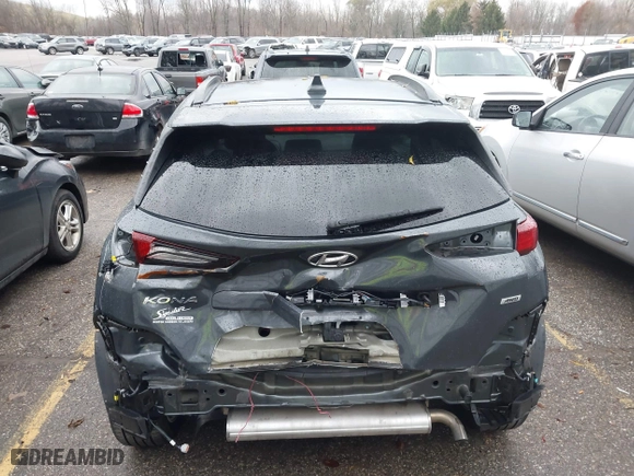 2021 Hyundai Kona SEL Plus with VIN KM8K6CAAXMU686185, listed as a IAAI auction lot 40894040 with 14,071 mi miles. Bid and sale history available at carsss.com. Image 17.
