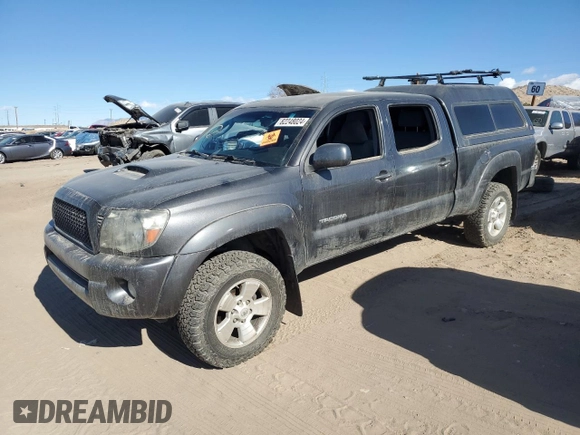 2010 Toyota Tacoma z VIN 3TMMU4FN7AM021796, wystawiony jako Copart lot #82248024 z przebiegiem 198 016 mil mil oraz Nie do naprawy • Non repairable. Historia ofert i sprzedaży dostępna na DreamBid. Obrazek 1.