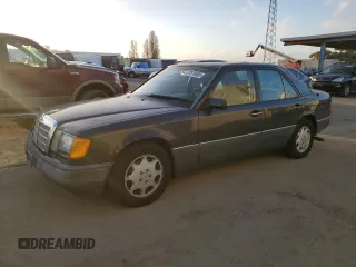1992 Mercedes-Benz 300 with VIN WDBEA30D8NB727811, listed as a Copart auction lot 87510605 with 130,008 mi miles and Clean Title. Bid and sale history available at carsss.com. Image 1.
