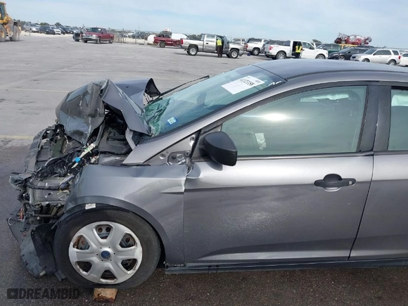 2013 Ford Focus S with VIN 1FADP3E25DL269016, listed as a IAAI auction lot 41323358 with NaN miles. Bid and sale history available at carsss.com. Image 18.