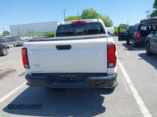 2023 Chevrolet Colorado 2WD Work Truck с VIN 1GCGSBEC3P1133430, выставлен на аукционе IAAI как лот 42001554 с пробегом 26 572 миль миль и . История ставок и продаж доступна на DreamBid. Изображение 16.