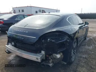 2010 Porsche Panamera Turbo z VIN WP0AC2A7XAL091443, wystawiony jako IAAI lot #41702162 z przebiegiem 124 151 mil mil oraz . Historia ofert i sprzedaży dostępna na DreamBid. Obrazek 6.