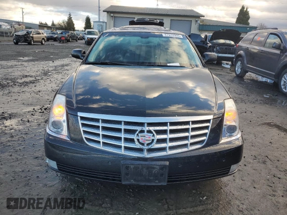 2008 Cadillac DTS 1SD z VIN 1G6KD57Y78U192983, wystawiony jako Copart lot #87672955 z przebiegiem 112 376 mil mil oraz Szkoda całkowita • Salvage title. Historia ofert i sprzedaży dostępna na DreamBid. Obrazek 5.