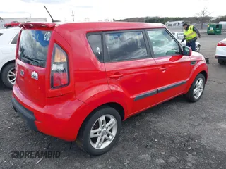 2011 Kia Soul + with VIN KNDJT2A24B7196638, listed as a IAAI auction lot 41741111 with 92,276 mi miles. Bid and sale history available at carsss.com. Image 4.