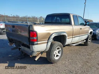 2000 Dodge 1500 with VIN 3B7HF13Z3YG150676, listed as a IAAI auction lot 41951461 with 184,061 mi miles and . Bid and sale history available at DreamBid. Image 4.
