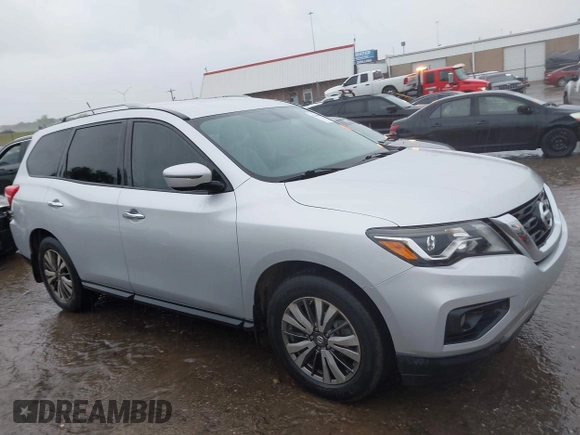 2018 Nissan Pathfinder S z VIN 5N1DR2MN7JC621109, wystawiony jako IAAI lot #42184064 z przebiegiem 135 902 mil mil oraz . Historia ofert i sprzedaży dostępna na DreamBid. Obrazek 13.